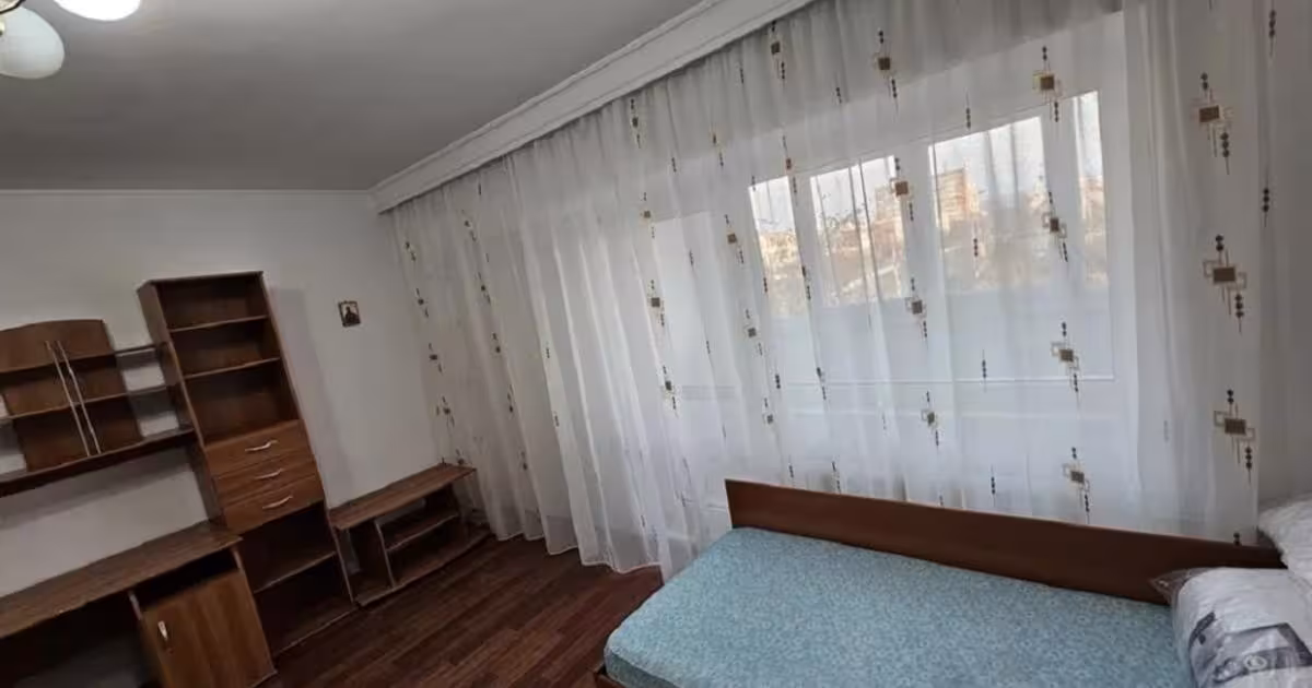 Garsonieră decomandată în zona Podu Roș, Iași