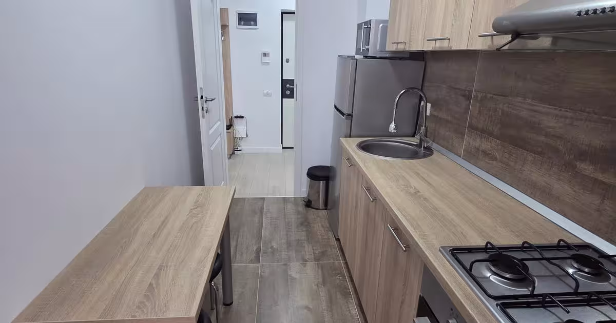 Garsonieră decomandată în zona Central, Popești-Leordeni preț 1.800 RON / lună