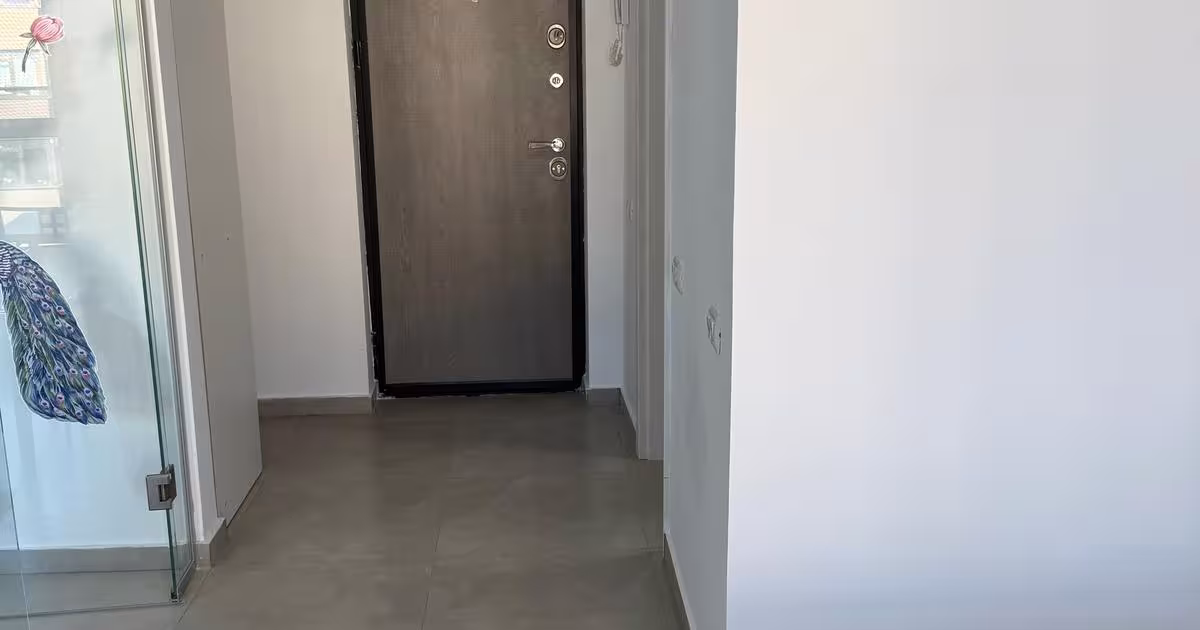 Garsonieră decomandată în Roșu