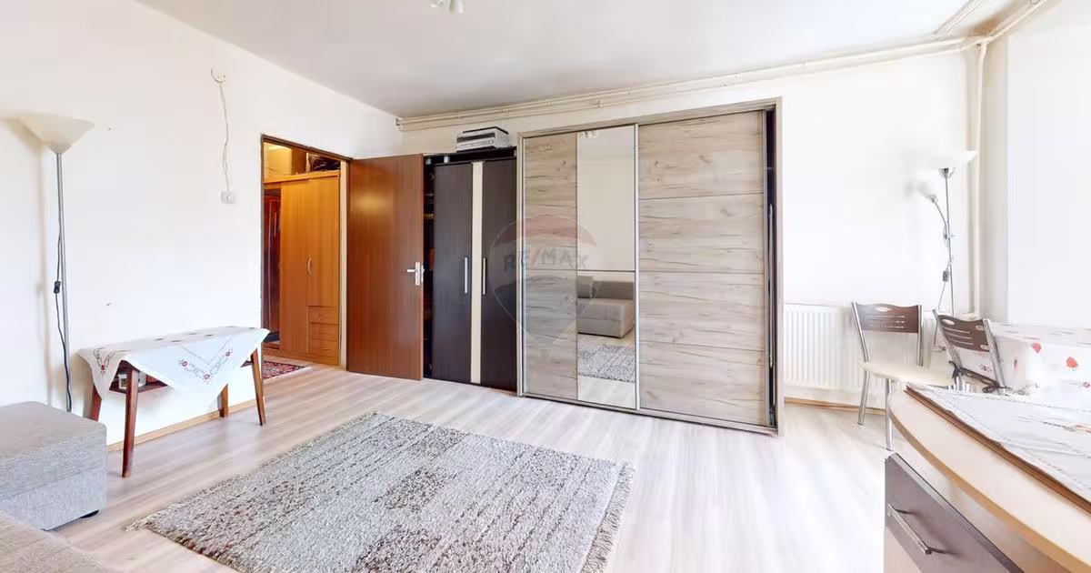 Garsonieră decomandată în zona Noua, Brașov