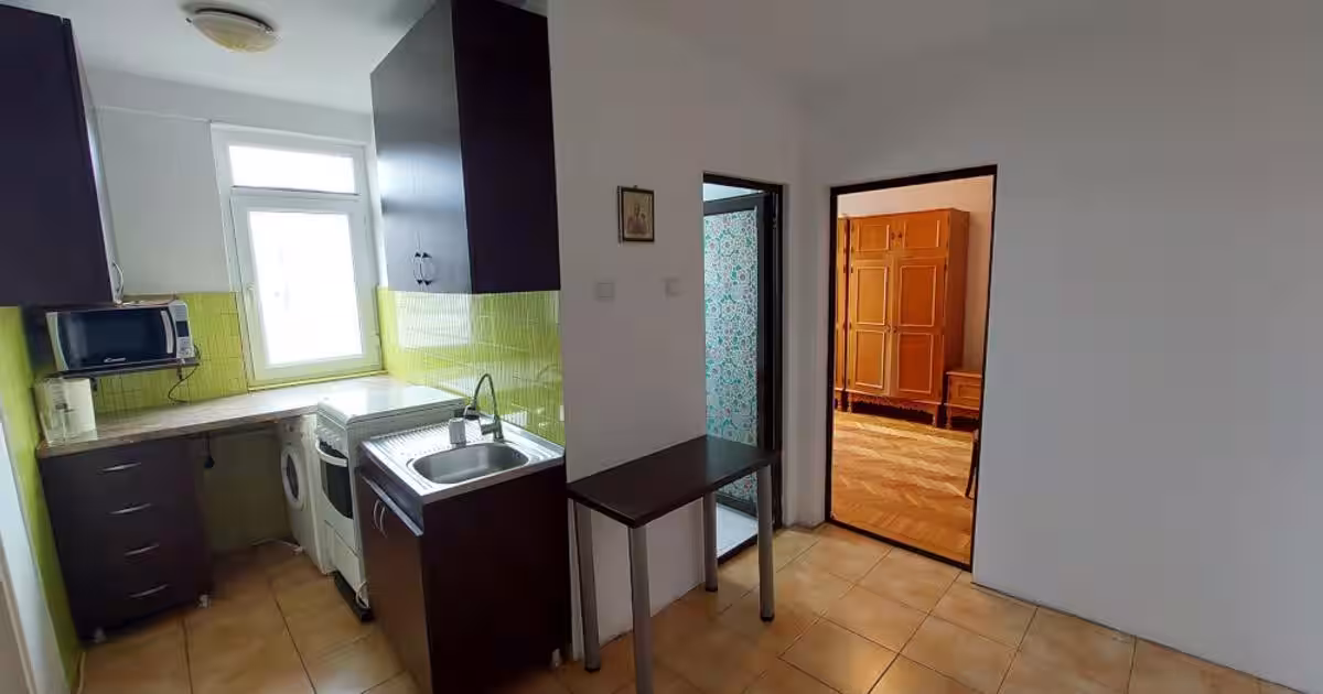 Garsonieră decomandată în zona Micro 17, Galați