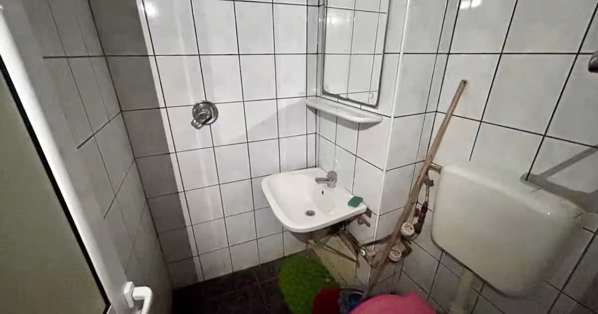 Garsonieră decomandată în zona Democrației, Ploiești