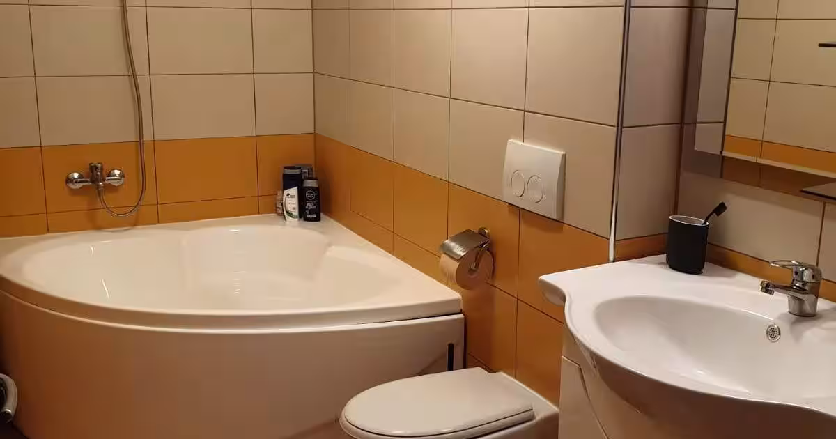 Garsonieră decomandată în zona Platoul Izvor, Sinaia