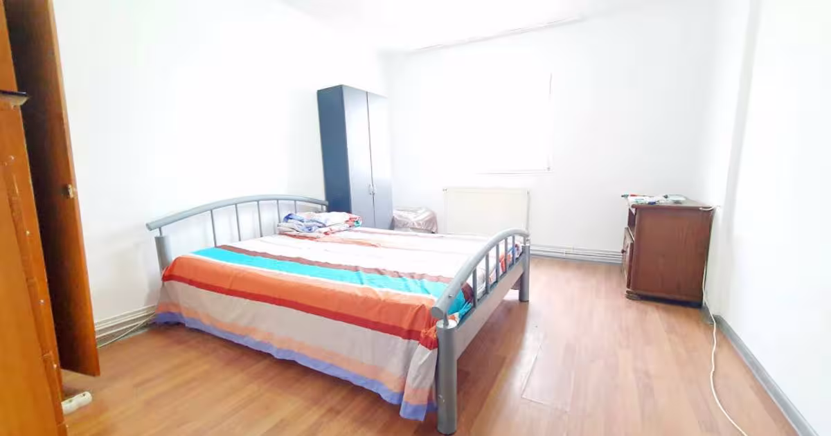 Garsonieră decomandată în zona Debarcader, Târgu Jiu