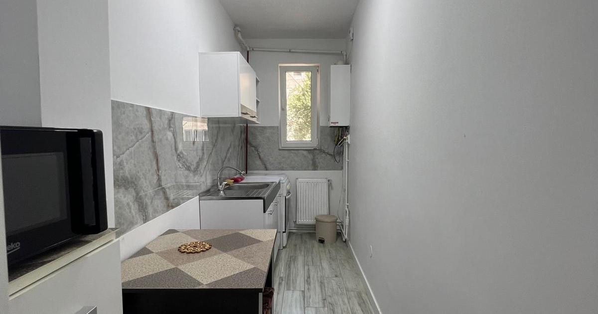 Garsoniera 27mp zona Meteo finisata mobilata utilata 35.000eur neg