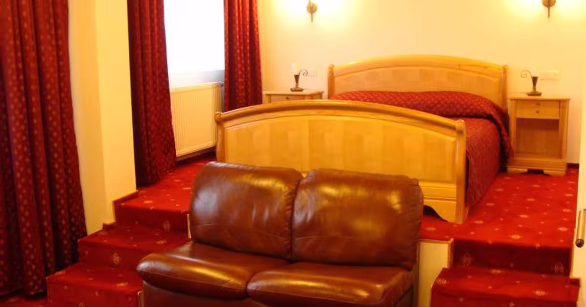 Hotel/Pensiune 1400 mp în zona Vest, Câmpulung Moldovenesc