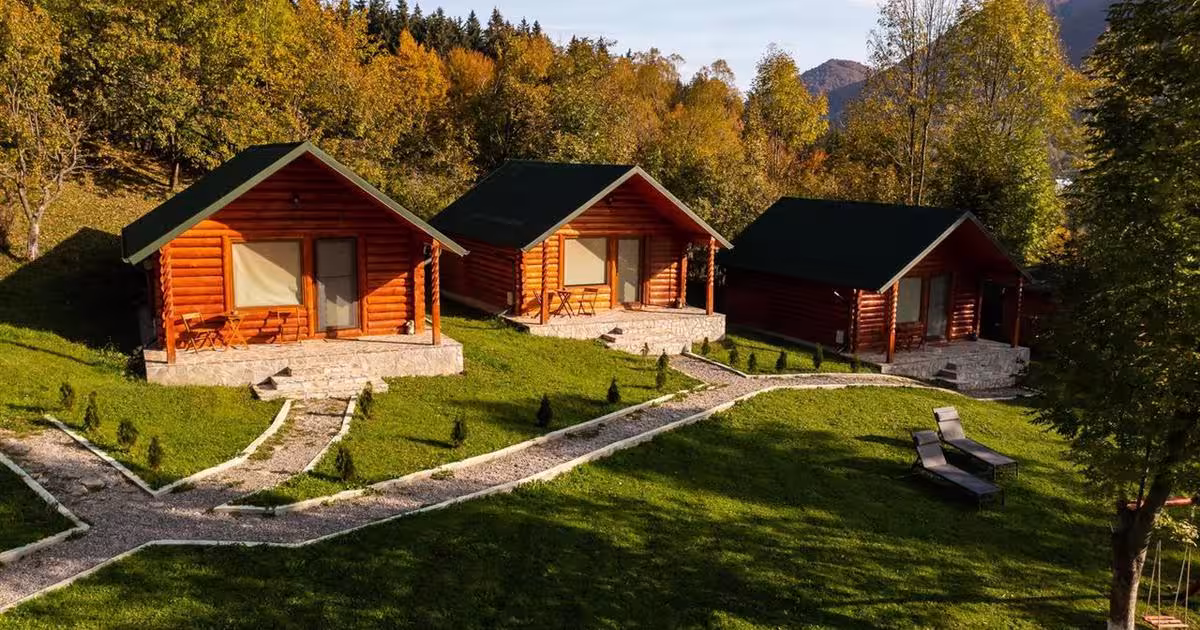 Hotel/Pensiune 2450 mp în Valea Doftanei