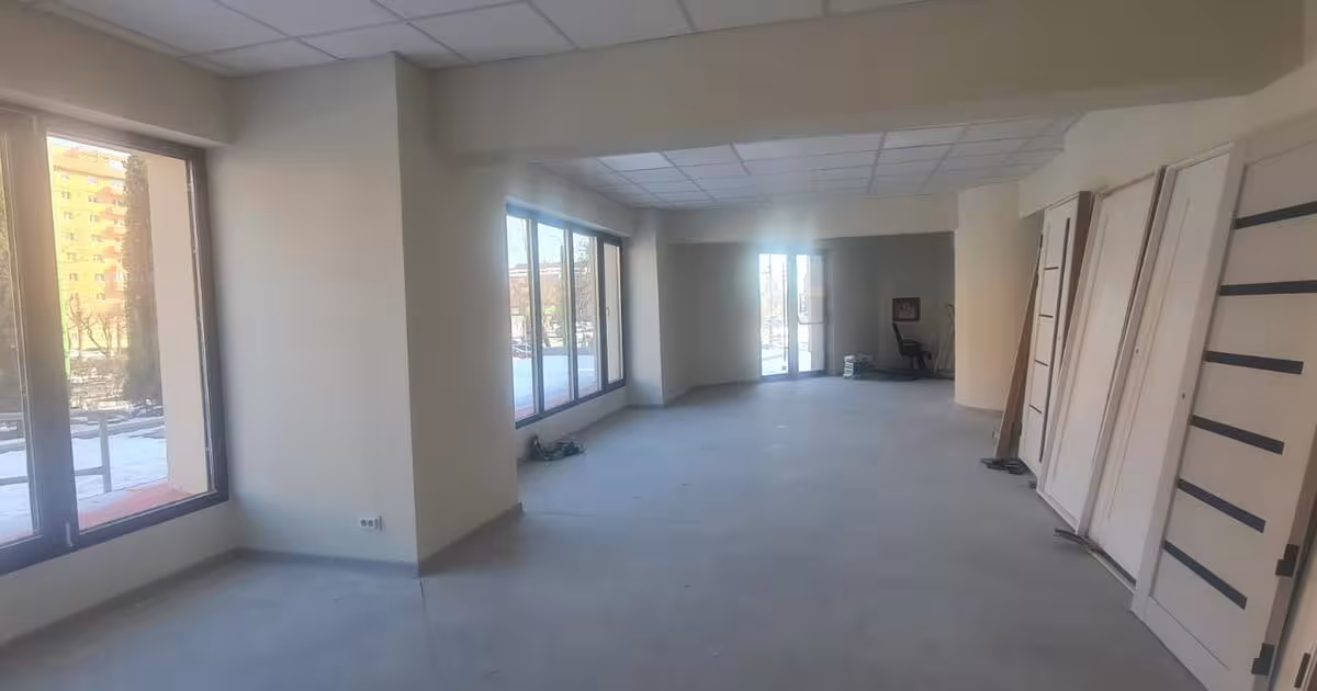 Spațiu comercial 220 mp în zona Răcădău, Brașov