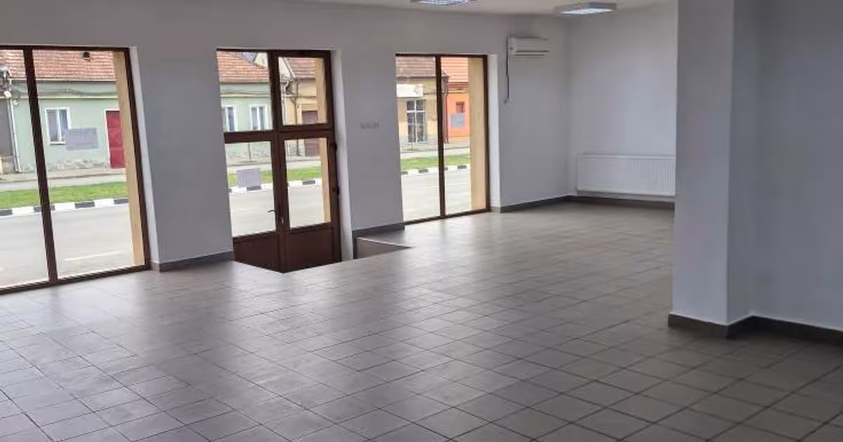 Spațiu comercial 95 mp în Caransebeș preț necomunicat