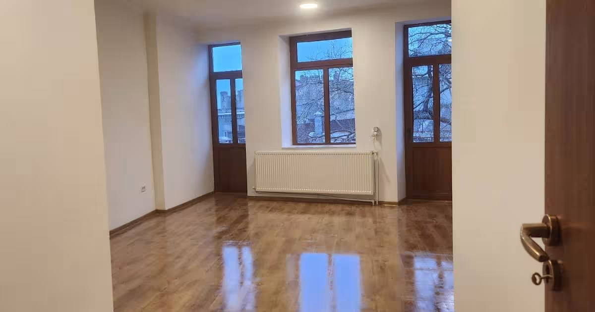 Spațiu comercial 140 mp în zona P-ța Ovidiu, Constanța