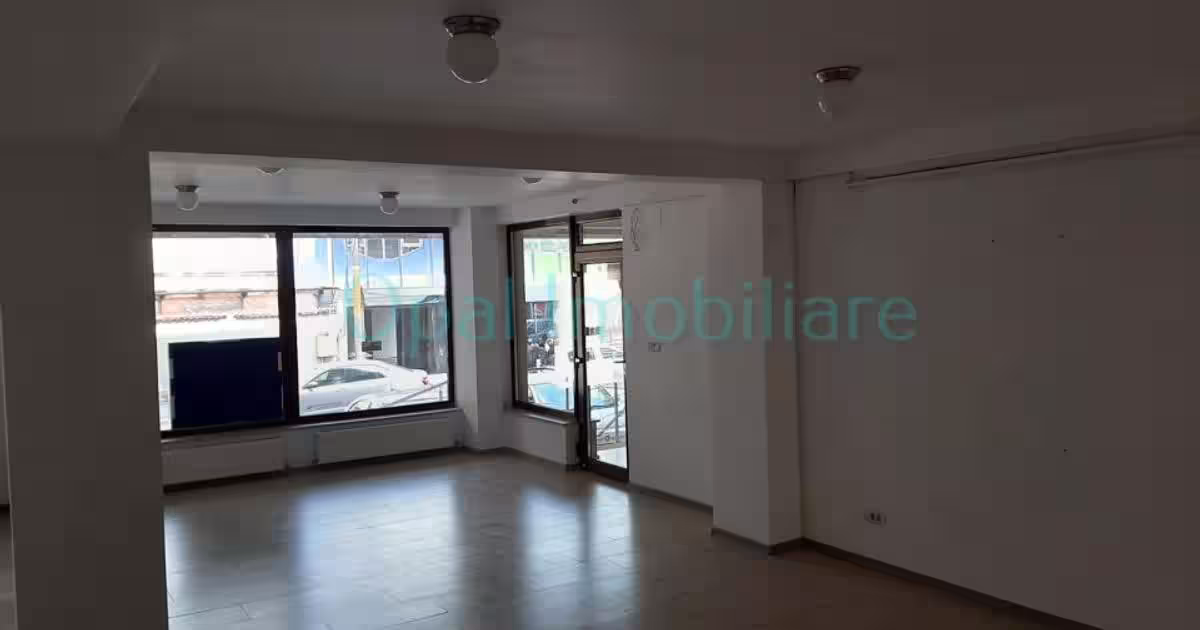 Trocadero, spatiu comercial 66mp, parter, vad pietonal