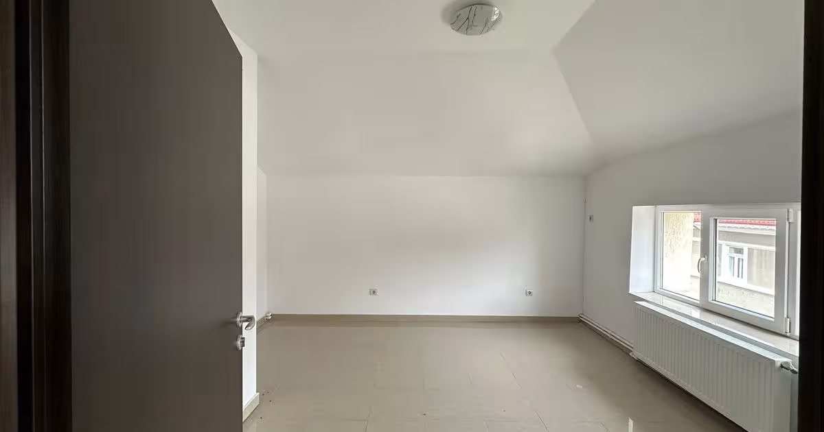 Spațiu comercial 325 mp în zona Centru Civic, Iași