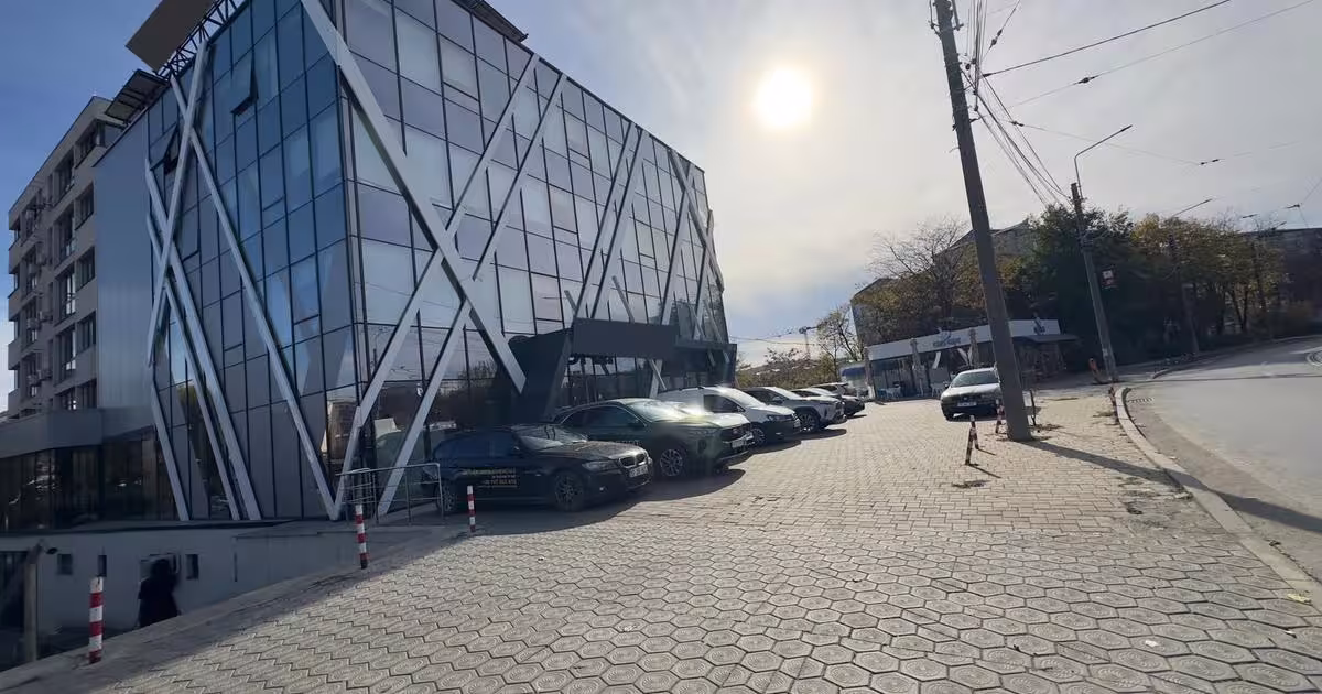 Spațiu comercial 562 mp în zona Tătărași, Iași