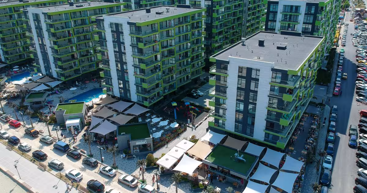 Spațiu comercial 453.1 mp în zona Nord, Mamaia-Sat preț necomunicat