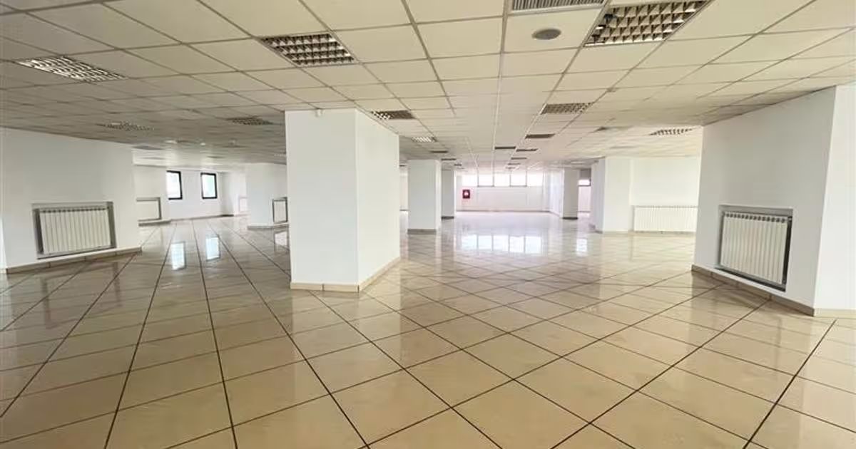 Spațiu comercial 2400 mp în zona 8 Martie, Ploiești