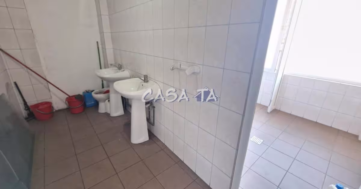 Spațiu comercial 30 mp în zona 9 Mai, Târgu Jiu