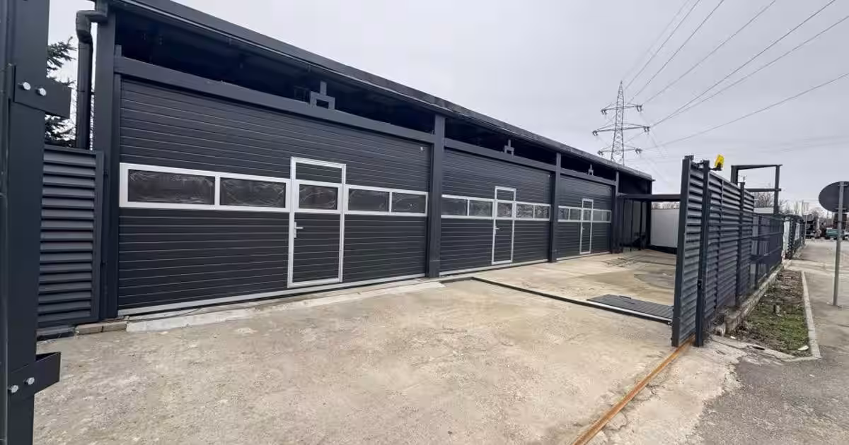 Spațiu comercial 250 mp în Roșu
