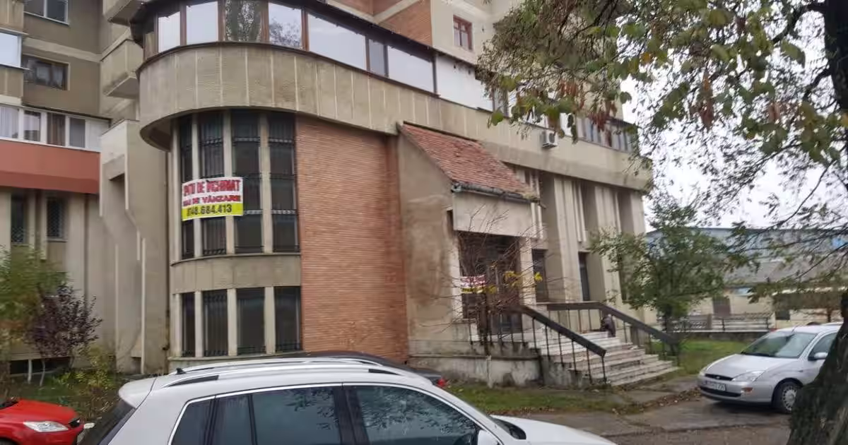 Spațiu comercial 887 mp în Târgu Neamț