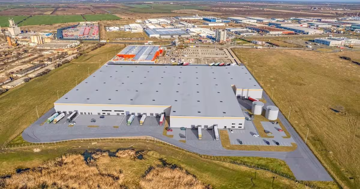 Spațiu industrial 12837 mp în zona Aurel Vlaicu, Arad