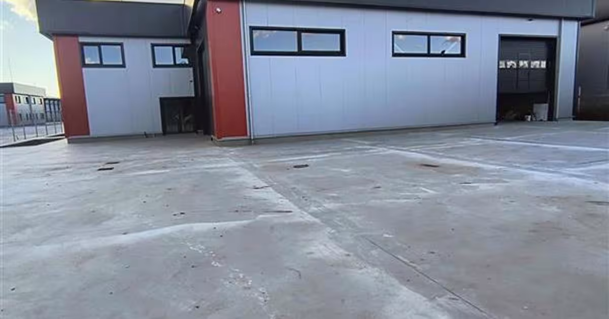 Spațiu industrial în Domnești