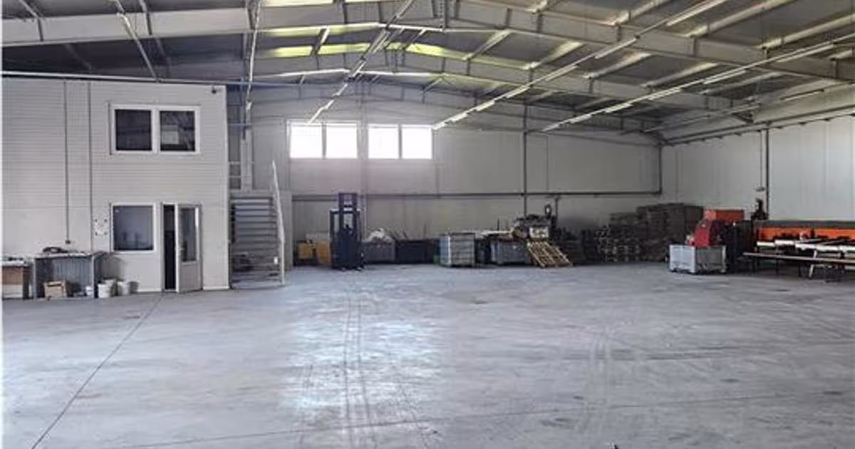 Spațiu industrial 2000 mp în Hamba