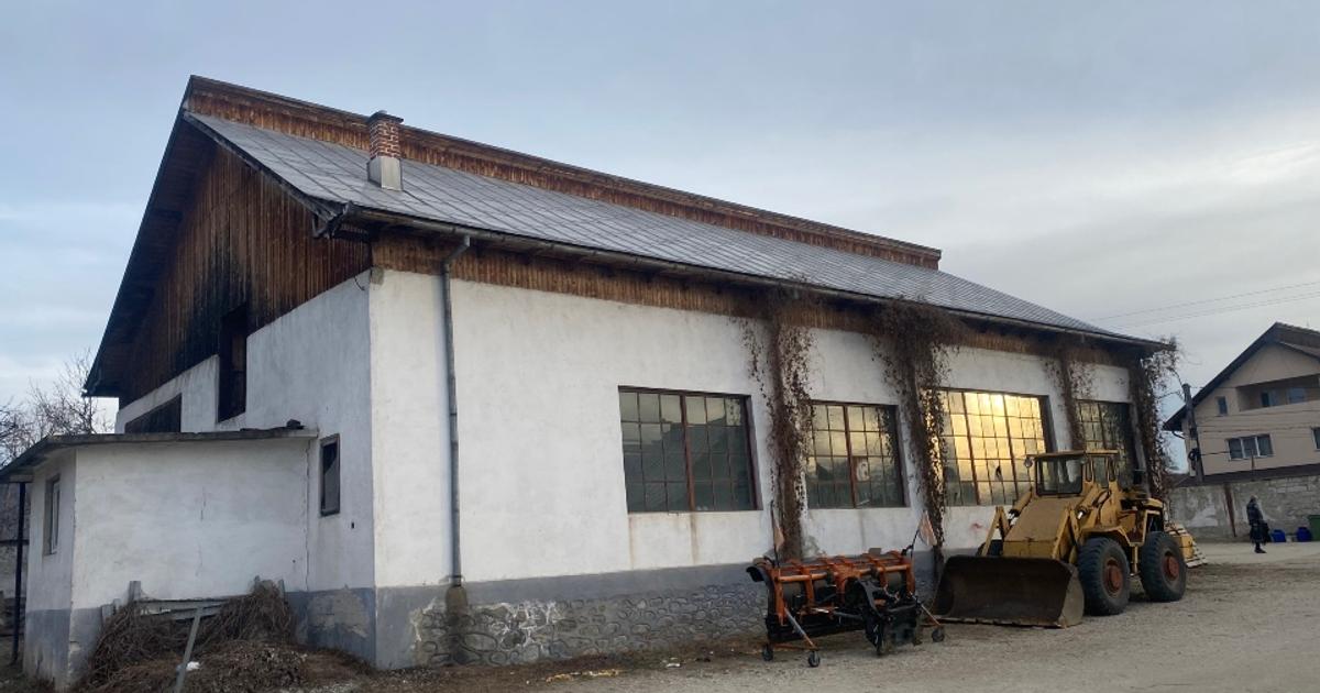 Spațiu industrial 280 mp în Baia de Fier