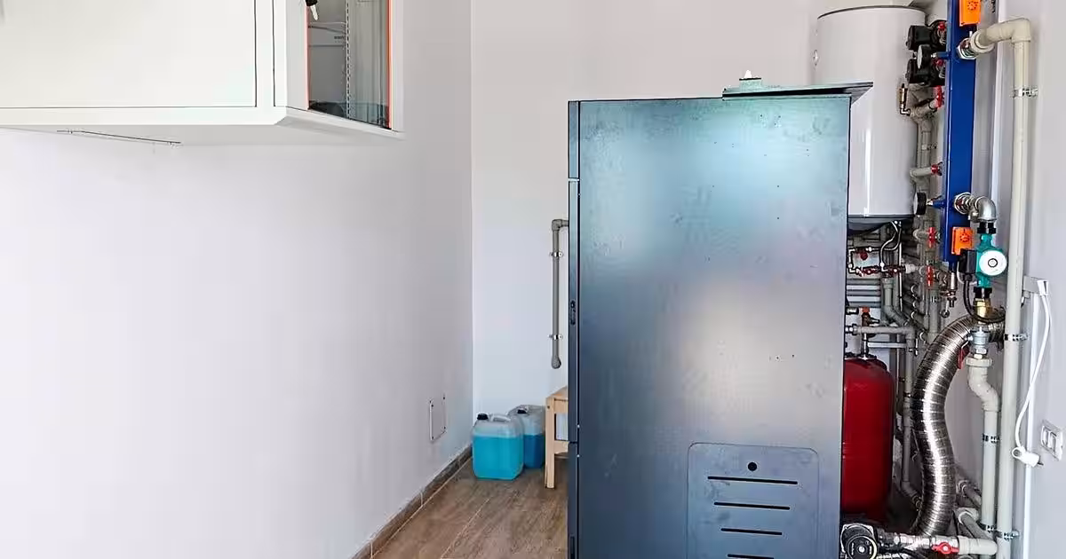 Complex imobiliar:cladire birouri,2 hale noi si 3424mp teren, Piatra Neamt