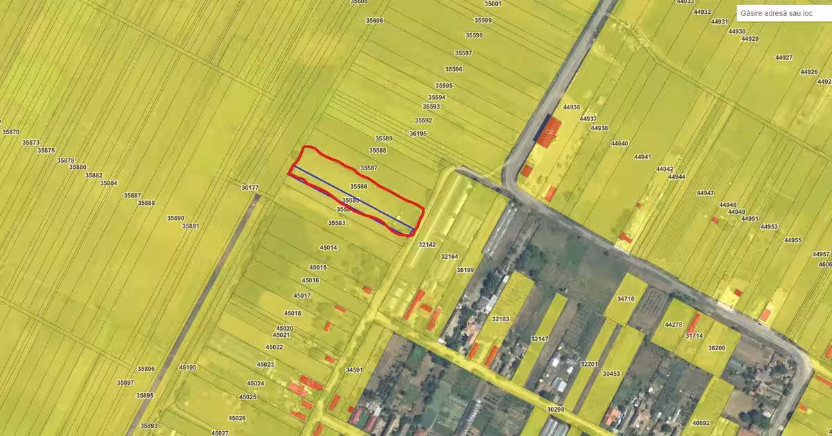 Terenuri libere intravilane, 1.400 mp + 3.000 mp (4.400 mp).