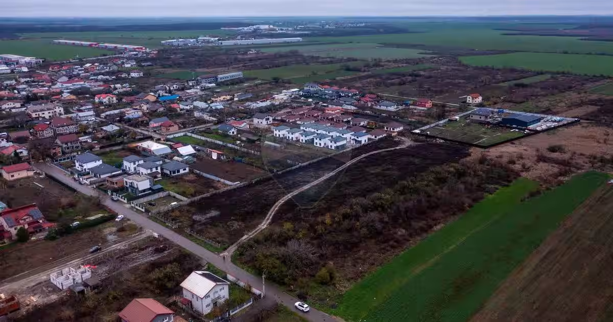 Vanzare teren intravilan 10.000mp Afumati - Strada Teiului