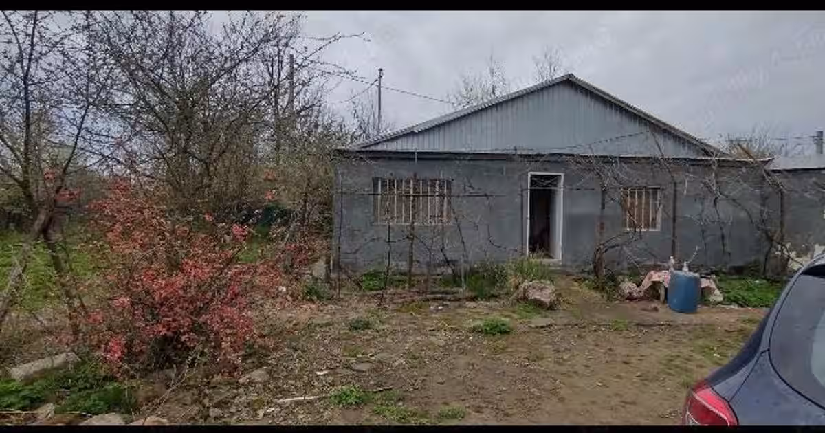 Teren Construcții intravilan de 2000 mp, în Axintele