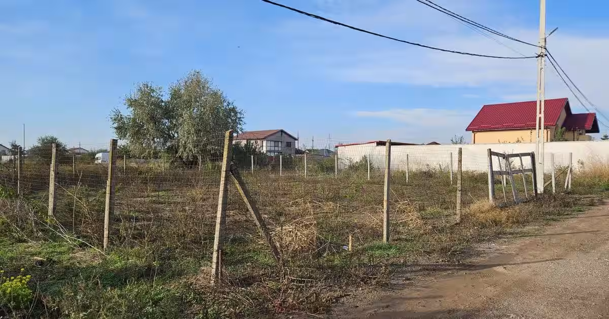 Teren Construcții intravilan de 600 mp, în Costi