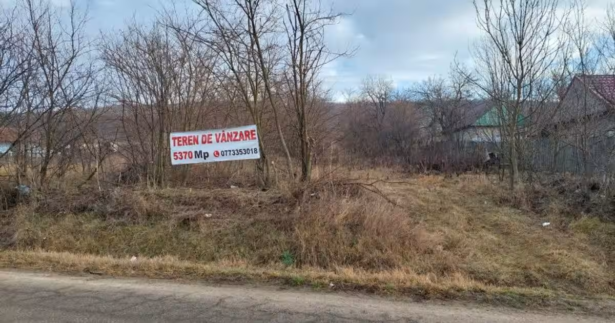 Teren Construcții extravilan de 5370 mp, în Dobrovăț