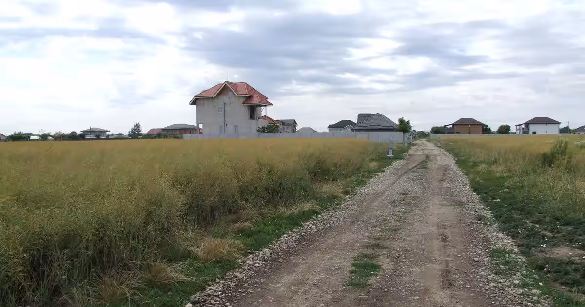 Teren Construcții intravilan de 4394 mp, în Domnești