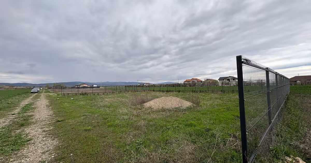 Teren Construcții intravilan de 530 mp, în Golești