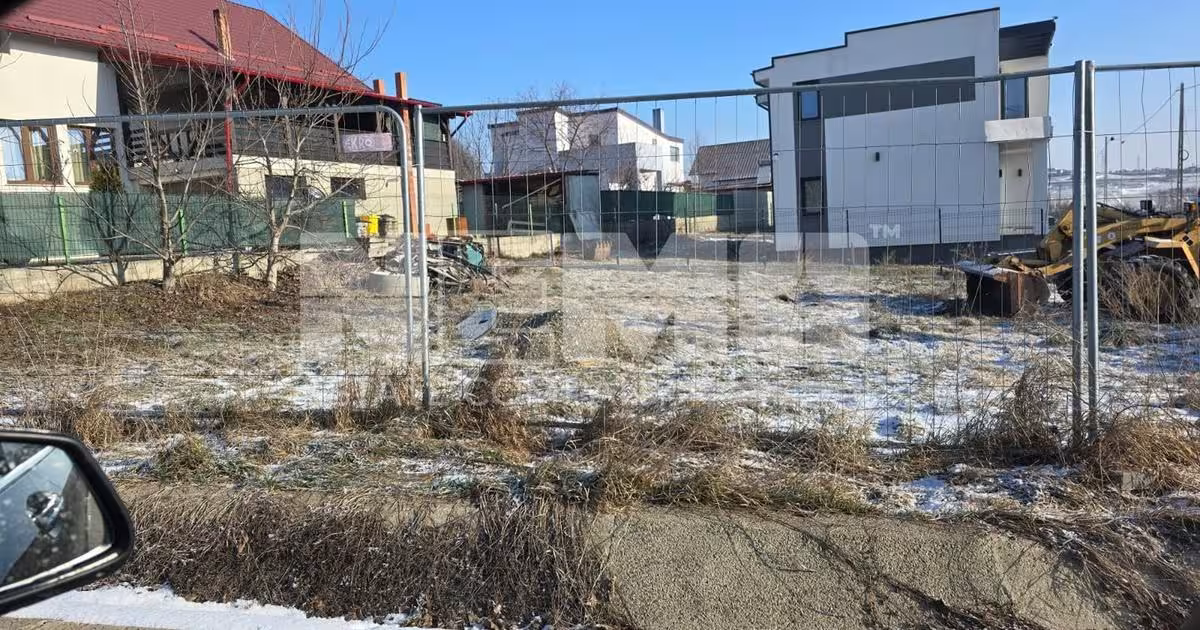 Teren Construcții intravilan de 400 mp, în Moara