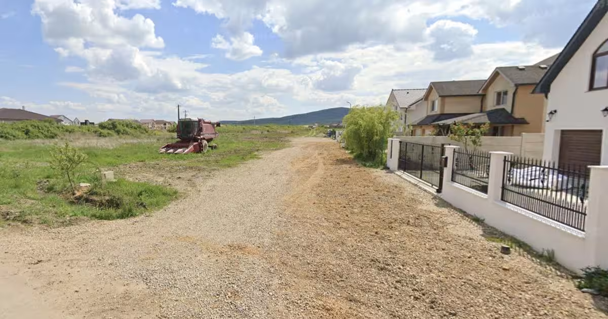 Teren Construcții intravilan de 812 mp, în Rontău