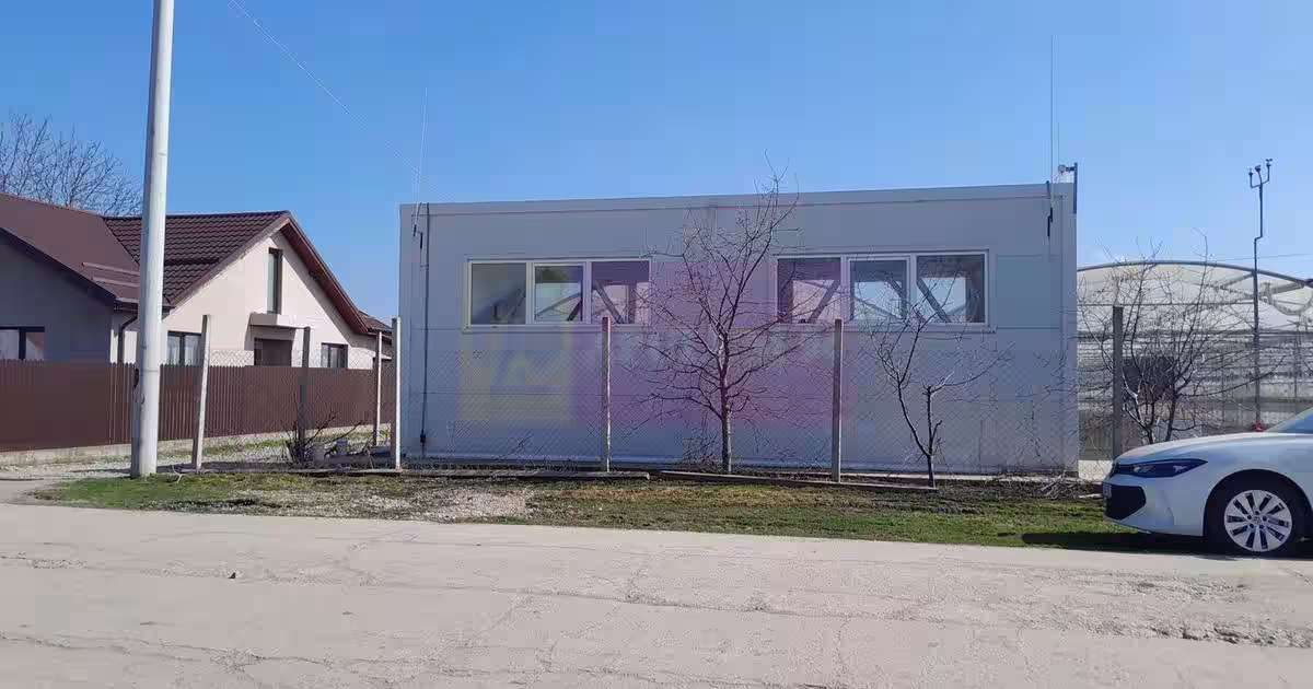 Teren Construcții intravilan de 3144 mp, în Roșiori