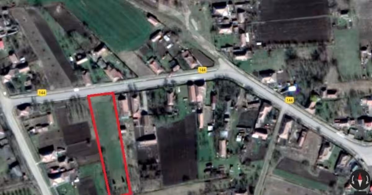 Vand în Săbed teren intravilan de 2000 mp, lîngă case