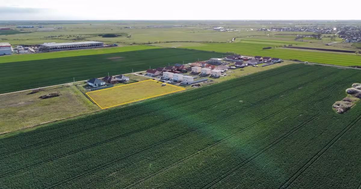 Teren Construcții intravilan de 1407 mp, în Sânandrei