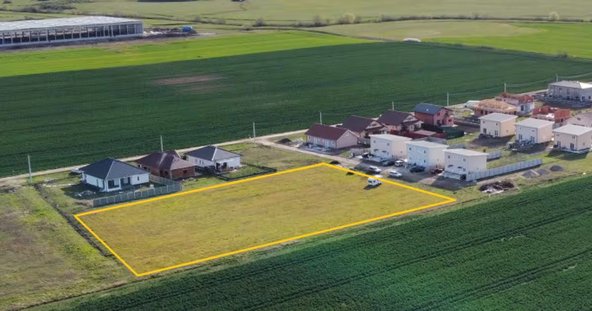 Teren Construcții intravilan de 4465 mp, în Sânandrei