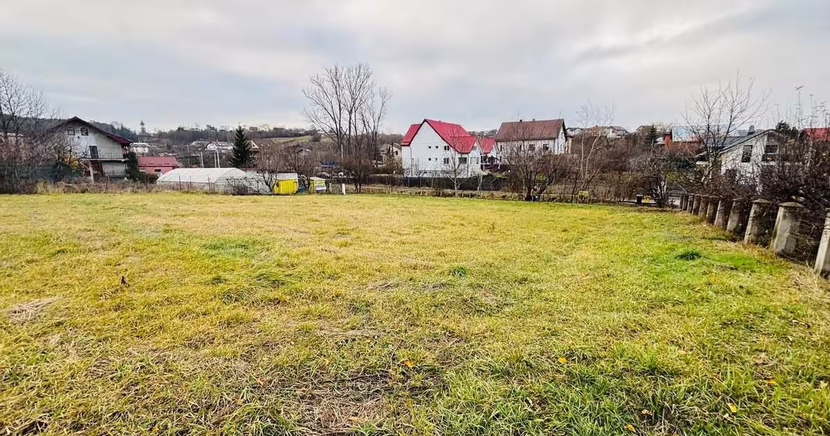 Teren Construcții intravilan de 1227 mp, în Șcheia