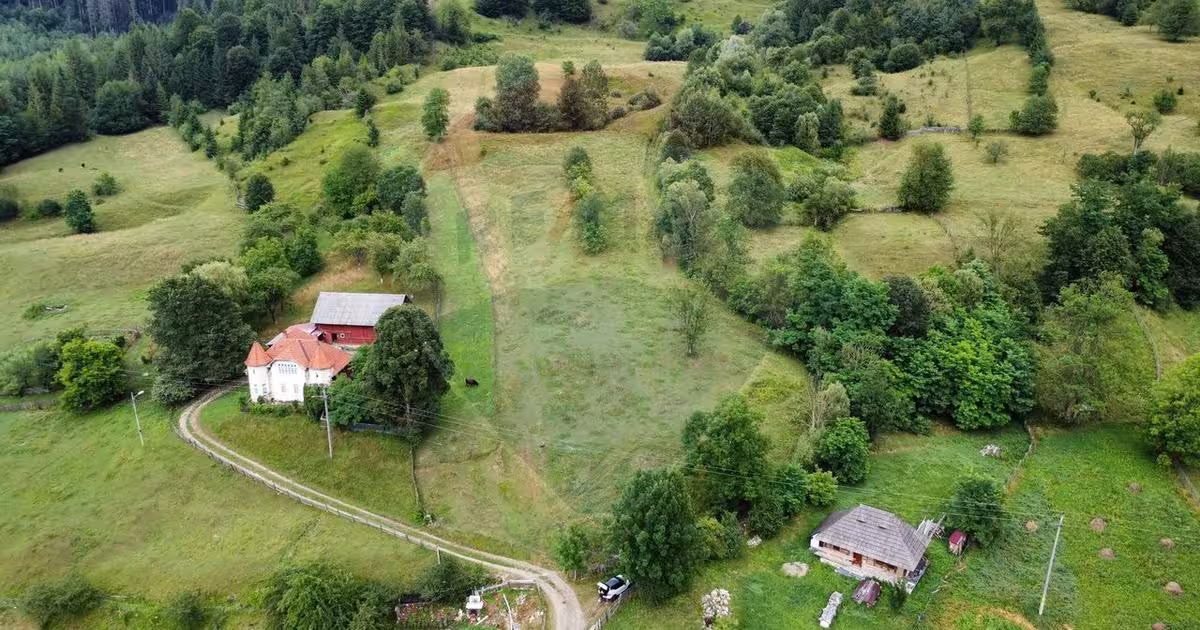 Teren Construcții intravilan de 6865 mp, în Voroneț