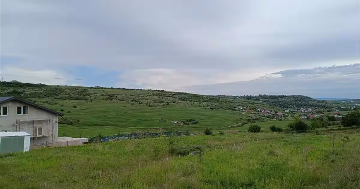 Teren intravilan de 1212 mp, în Dorobanț