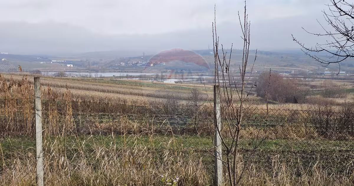 Teren extravilan de 10791 mp, în Fălticeni