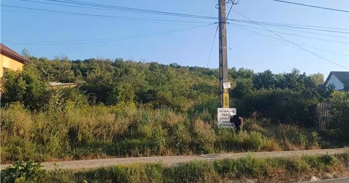 Teren intravilan de 500 mp, în Tomești