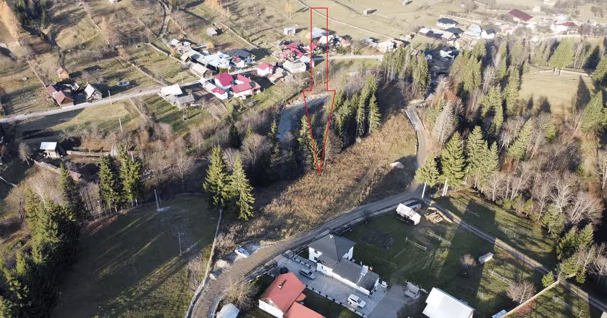 Teren intravilan de 14927 mp, în Vatra Moldoviței