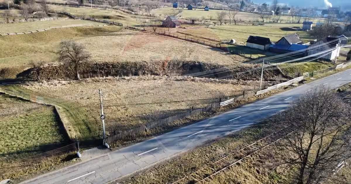 Teren intravilan de 5282 mp, în Vatra Moldoviței