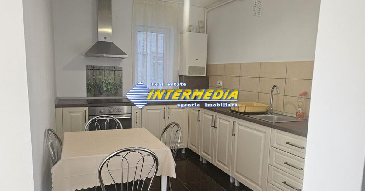 Apartament 3 camere de inchiriat zona Centru mobilat si utilat