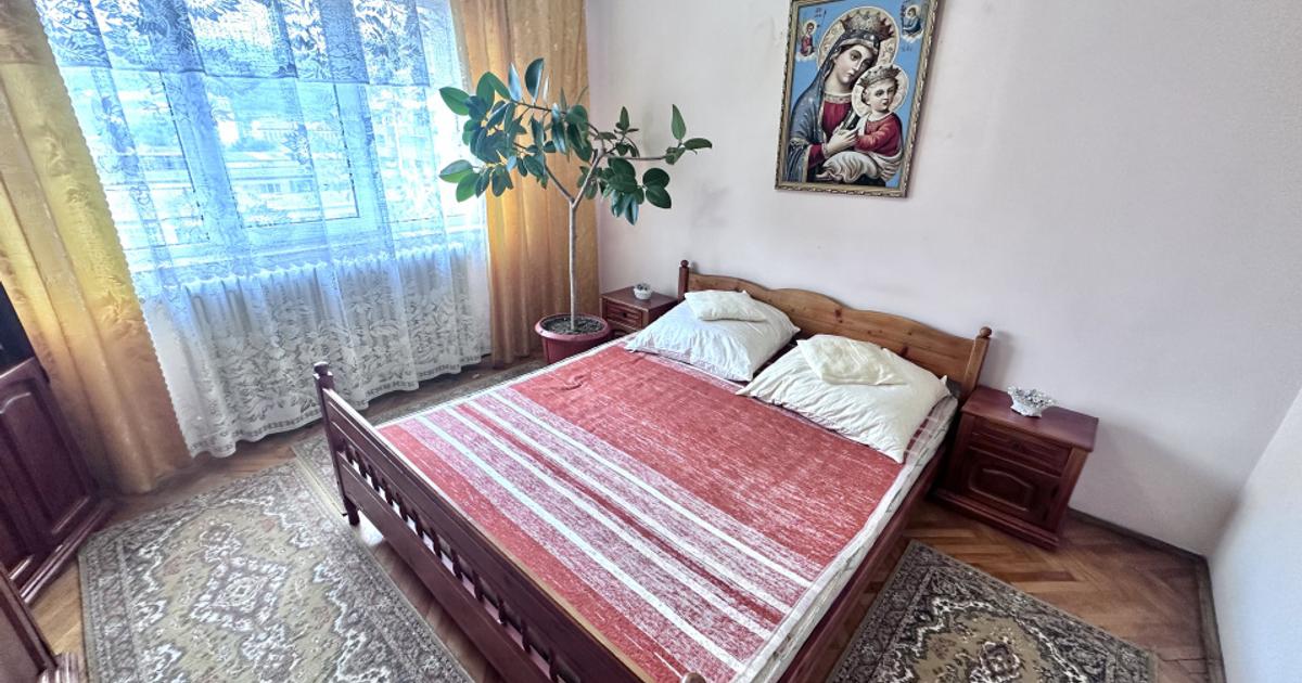 APARTAMENT 3 CAMERE I DECOMANDAT I 65 MP I MOBILAT CETATE BULEVARD