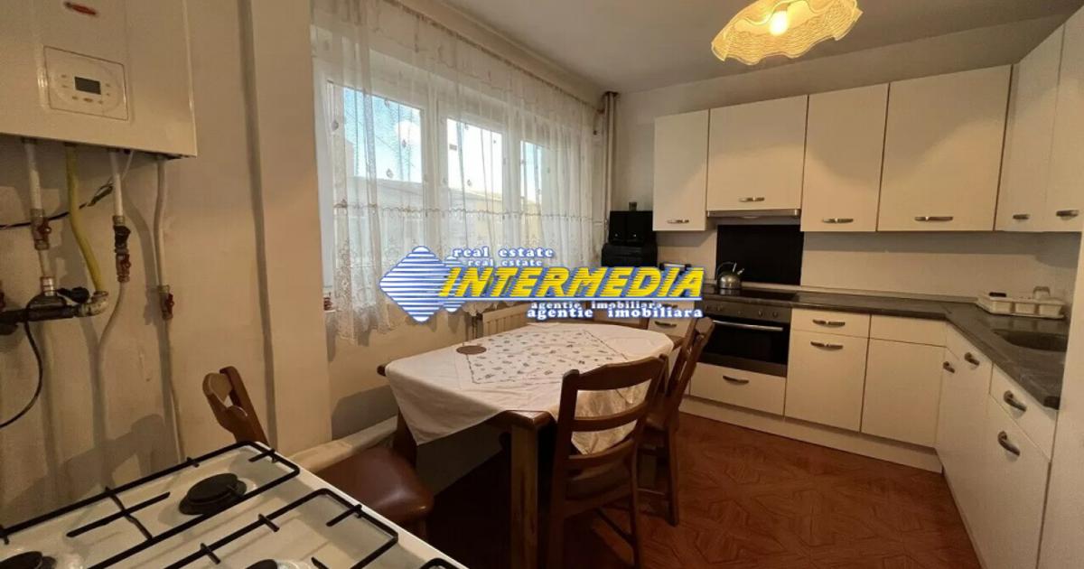 Apartament cu 4 camere 90 mp de inchiriat  etaj 1 in Alba Iulia Cetate Bulevard